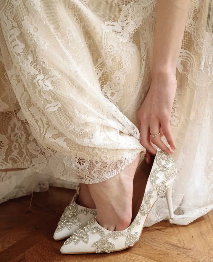 レースドレスの花嫁