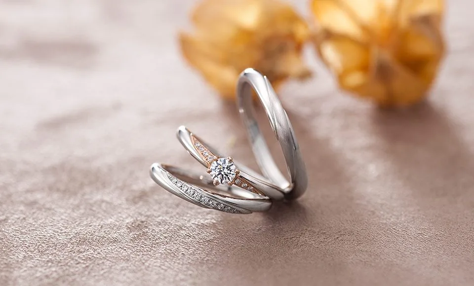 ステルジュラーレ セットリング Warm 婚約+結婚の重ね付け